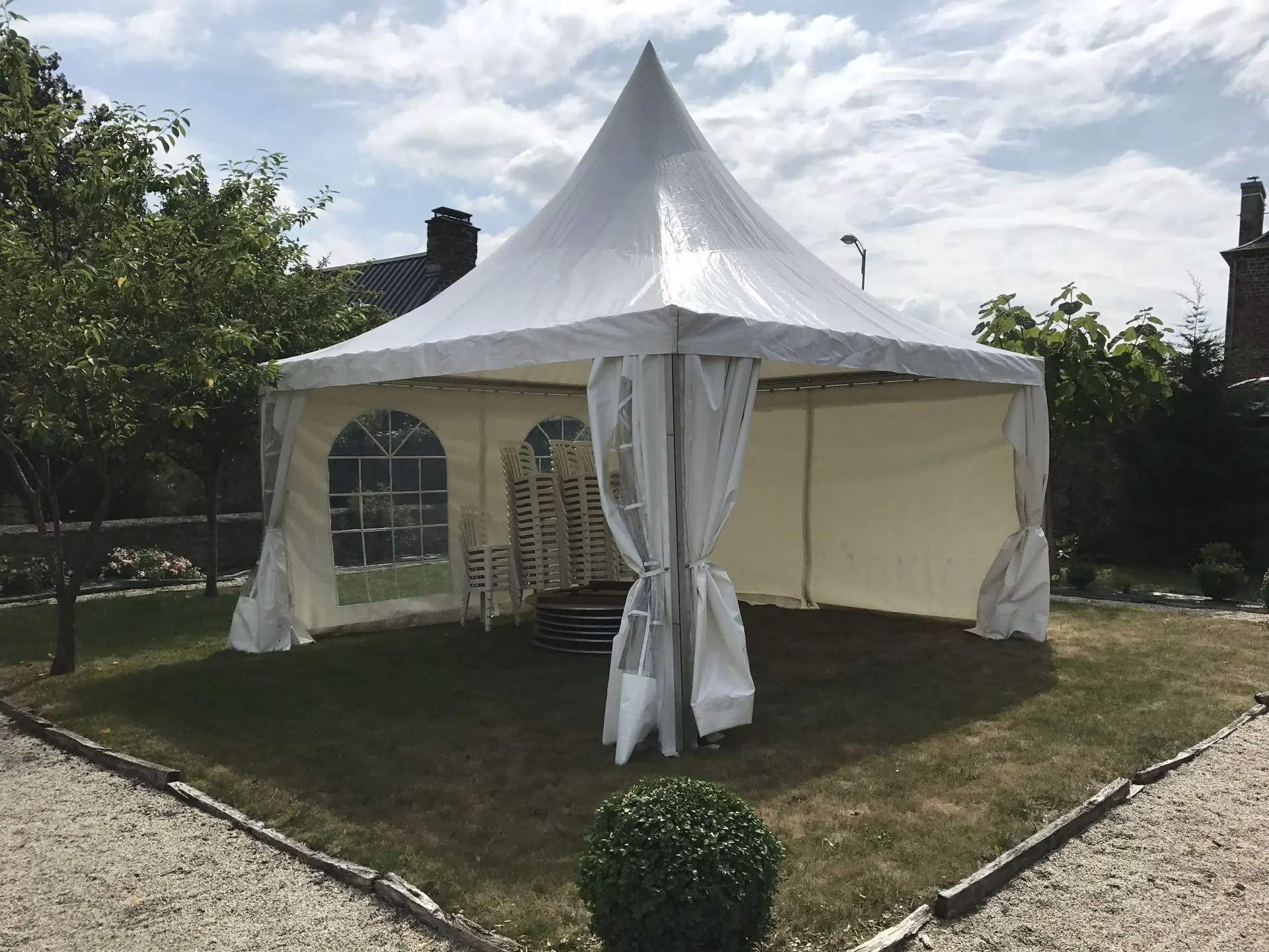 Location tente mariage Norabri : tente pagode Garden pour l'accueil des invités